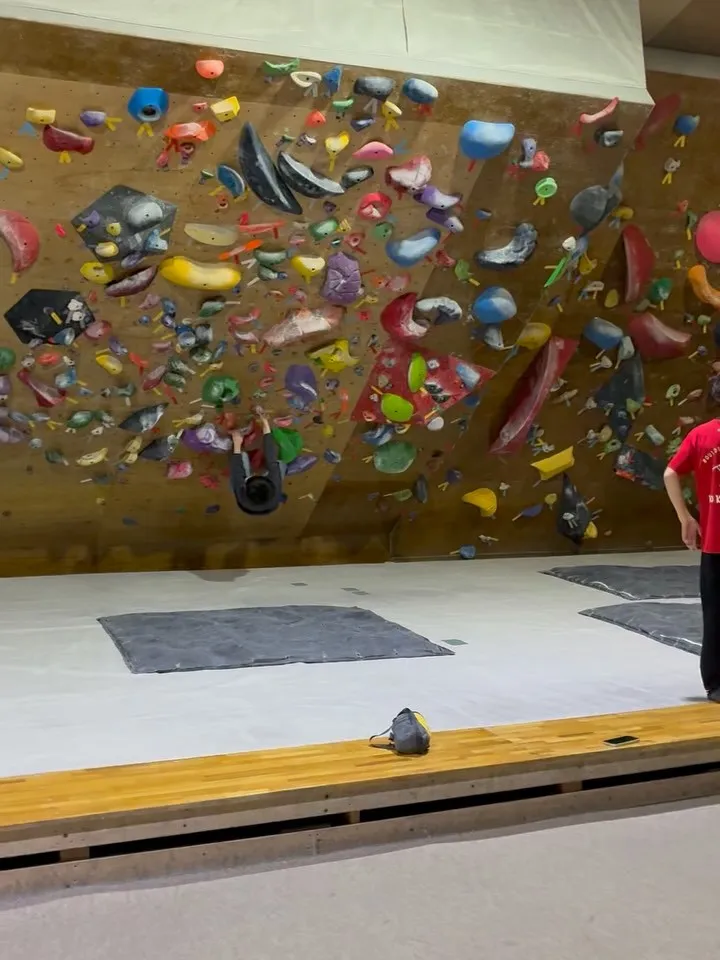 アップも終わったので、高学年とちびっこに分かれて登ります😊